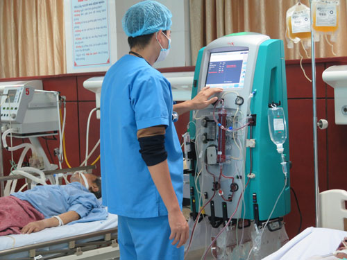 Nhiều bệnh nhân trở về từ “cõi chết” nhờ kỹ thuật lọc máu liên tục Nhiều bệnh nhân trở về từ “cõi chết” nhờ kỹ thuật lọc máu liên tục